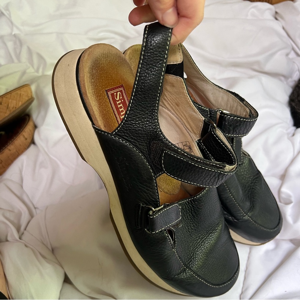 Simple Shoes - image 1